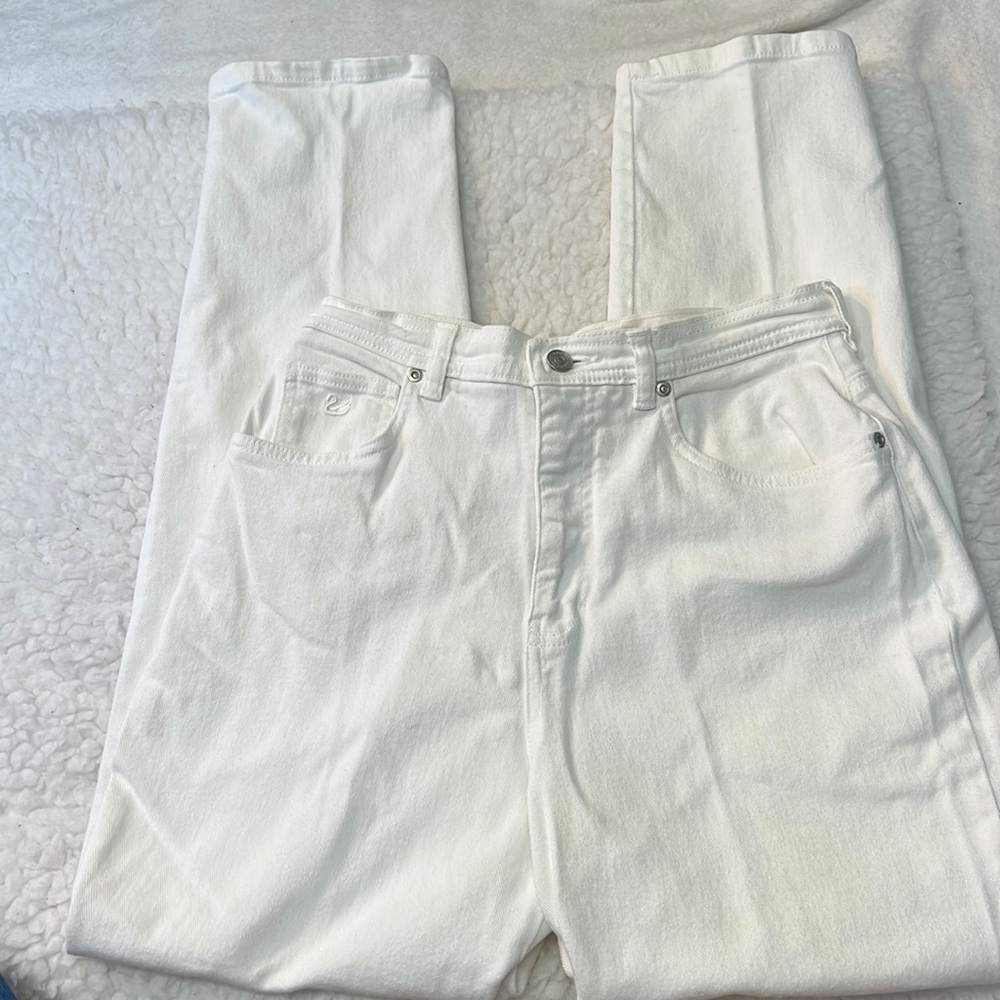 Gloria Vanderbilt White Red Label Jeans. Size 10. EUC. Standard 5-pockets.